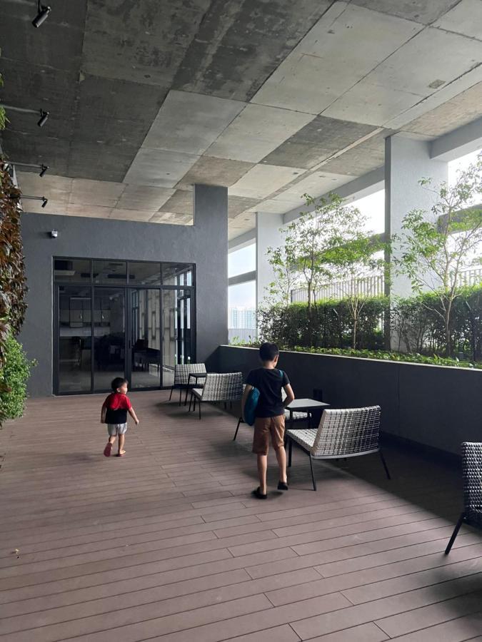 Millerz Square 3 Bedroom Near Old Klang Road Mid Valley Beautiful Night View Kuala Lumpur