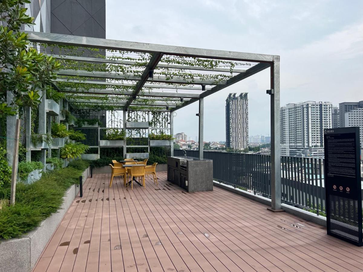 Pangsapuri Millerz Square 3 Bedroom Near Old Klang Road Mid Valley Beautiful Night View Kuala Lumpur