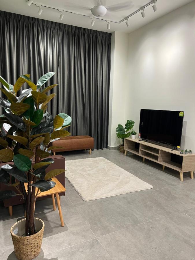 Pangsapuri Millerz Square 3 Bedroom Near Old Klang Road Mid Valley Beautiful Night View *